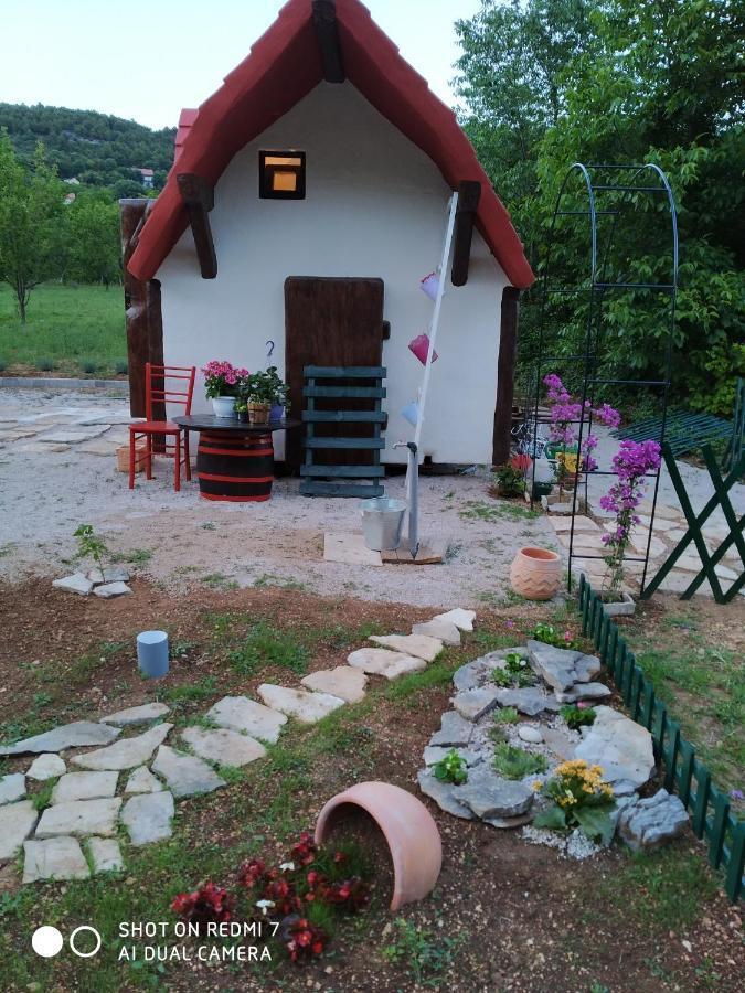 Krka Fairytale Little Castle Hotell Skradin Exteriör bild